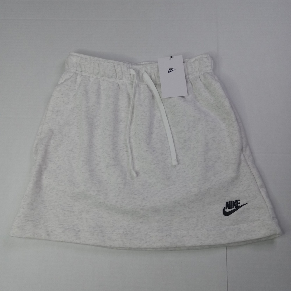 Nike Women's Size Extra Small Sportswear Club Fleece Mid-Rise Skirt HV2344-051